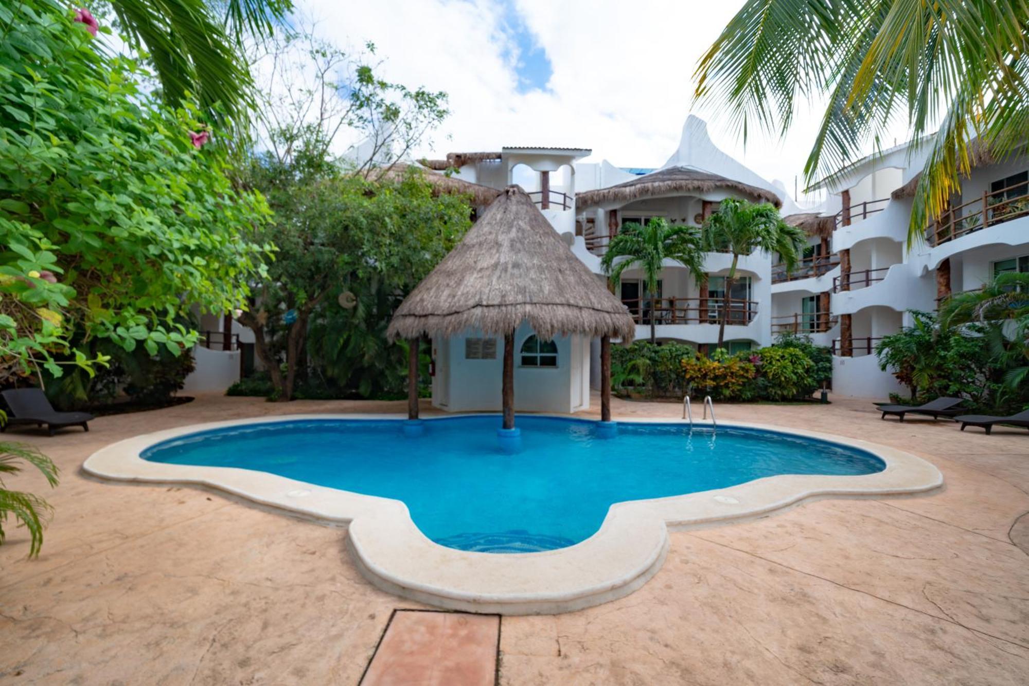 Сasa de vacaciones 3 Bedroom With Pool - Lirios Playacar Phase Ll - Melrose Place *