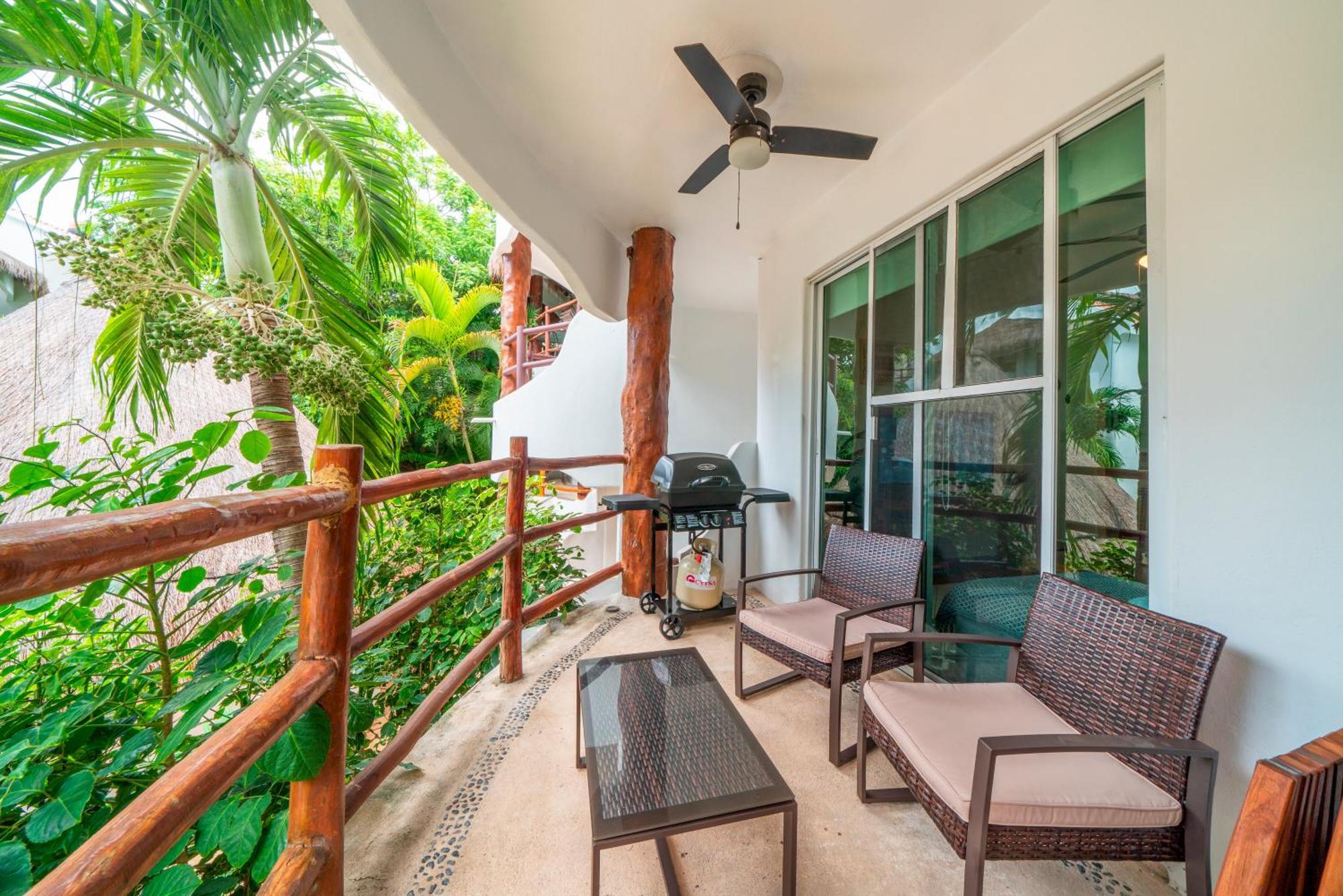 Сasa de vacaciones 3 Bedroom With Pool - Lirios Playacar Phase Ll - Melrose Place